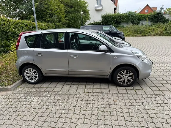 Nissan Note 2013 photo 3