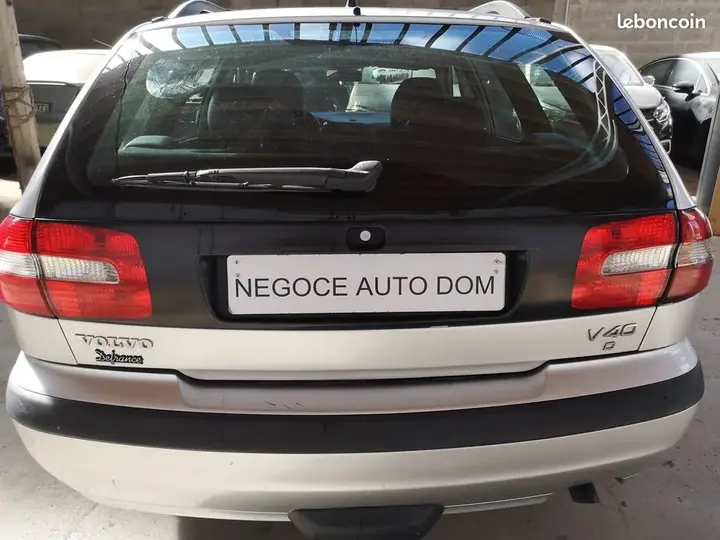 Volvo V40 2002 photo 2