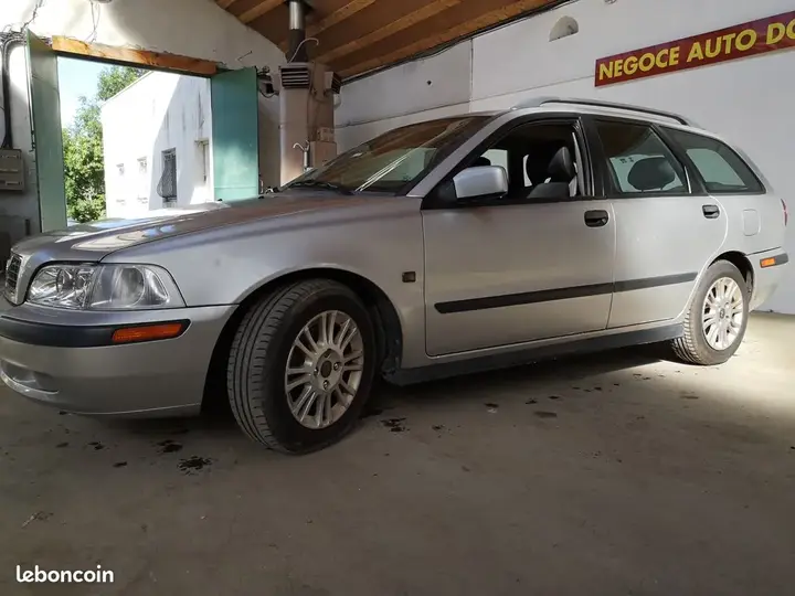 Volvo V40 2002 photo 4