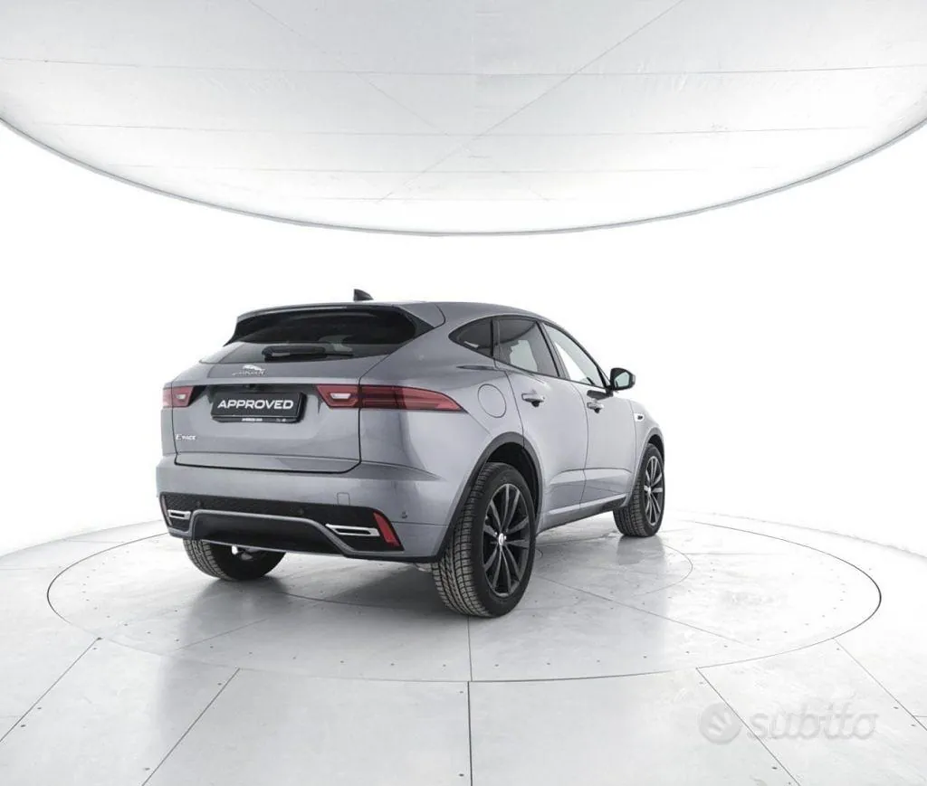 Jaguar E-Pace 2023 photo 2