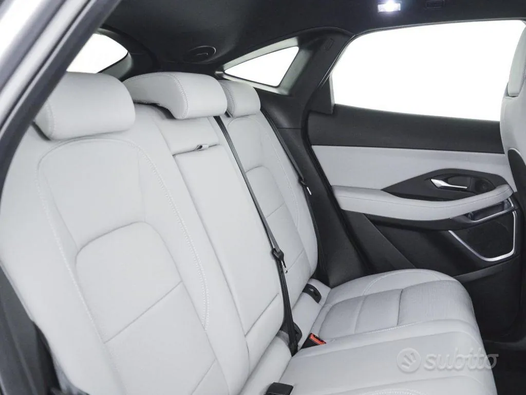 Jaguar E-Pace 2023 photo 5