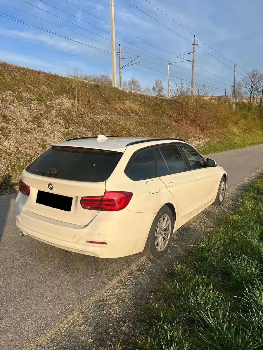 BMW 3 Series 2016 photo 3