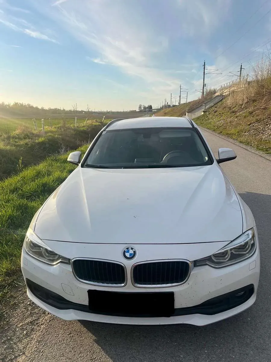 BMW 3 Series 2016 photo 2