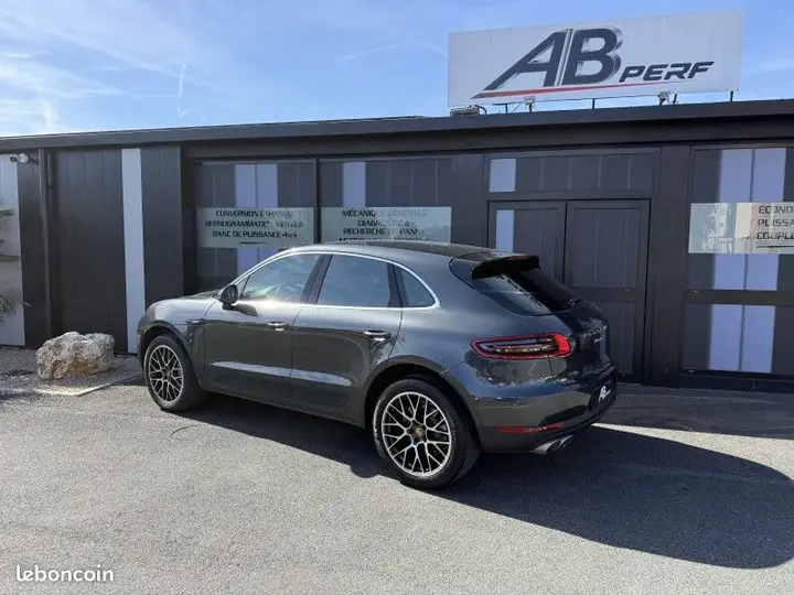Porsche Macan 2016 photo 2