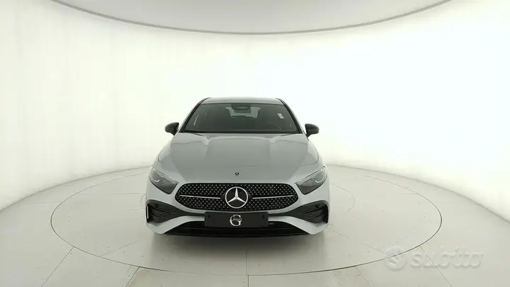 Mercedes-Benz A 180 2026 photo 2
