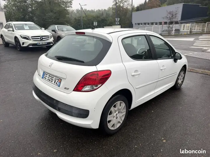 Peugeot 207 2012 photo 4