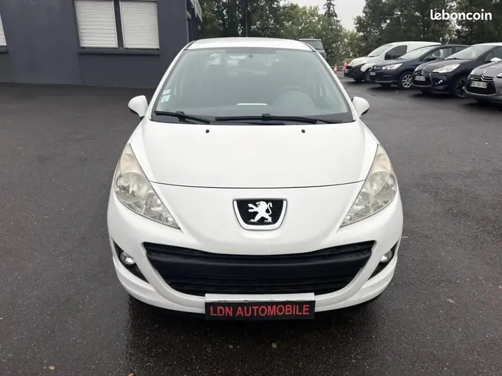 Peugeot 207 2012 photo 2