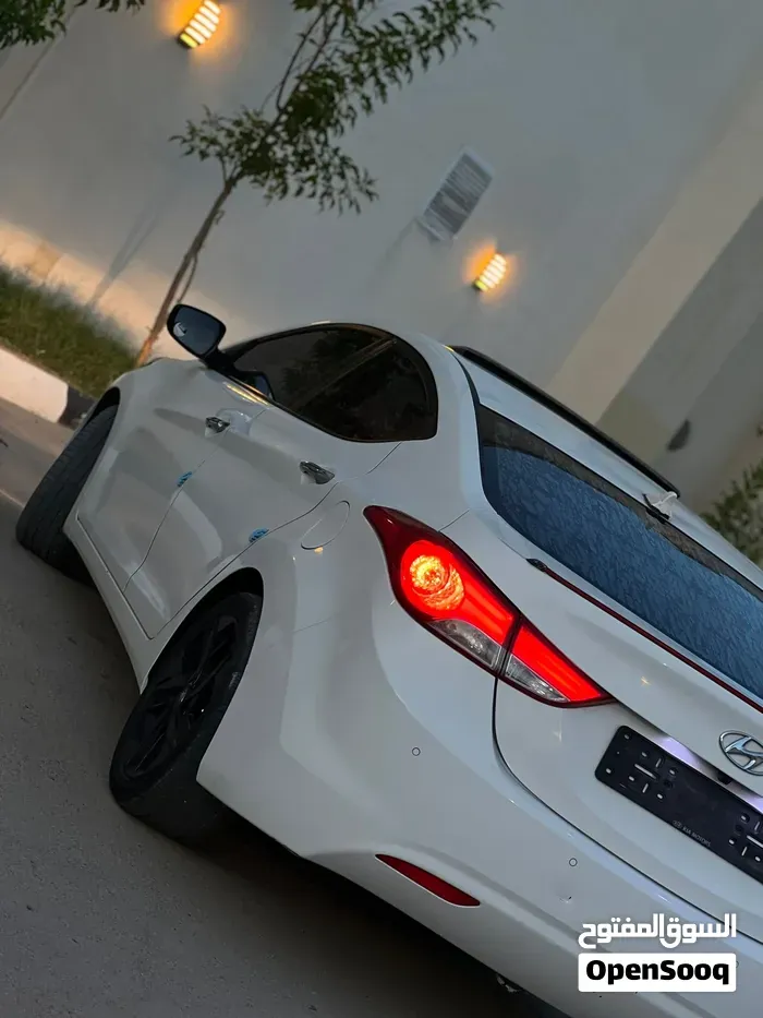 Hyundai Elantra 2012 photo 4