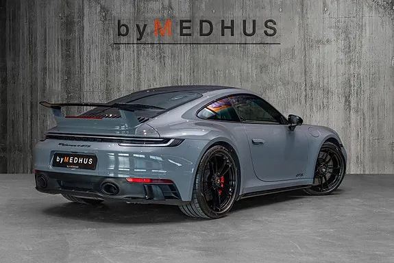 Porsche 911 Carrera 4 Gts