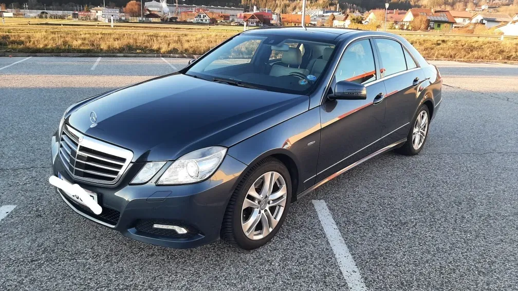 Mercedes-Benz E-Class 2009 photo 3