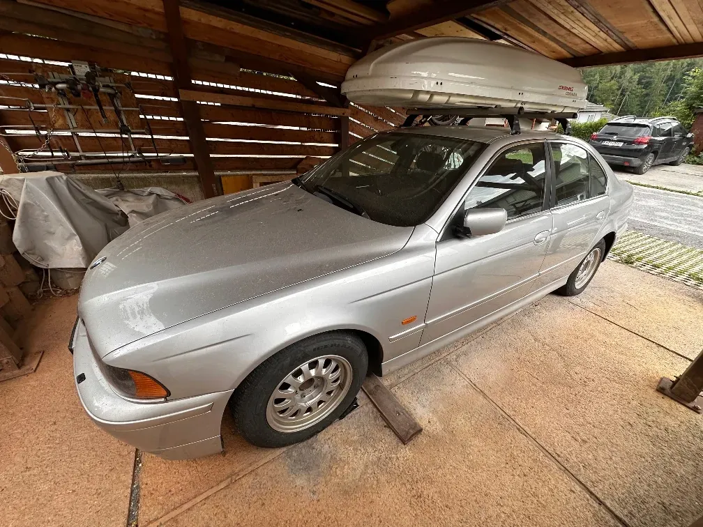 BMW 5 Series 2002 photo 2
