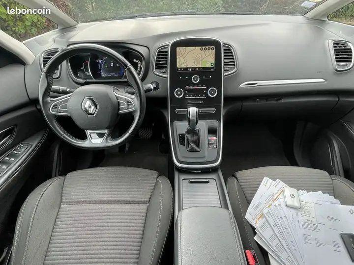 Renault Grand Scenic 2018 photo 2