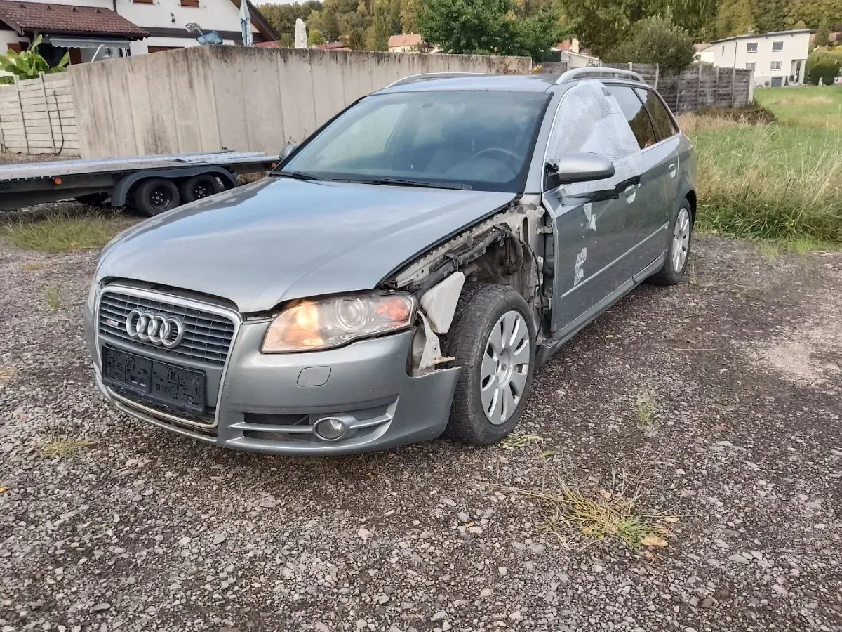 Audi A4 2005 photo 2