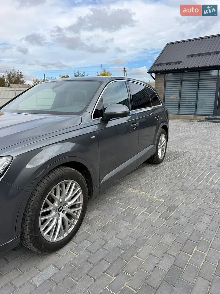 Audi Q7 2018 photo 3
