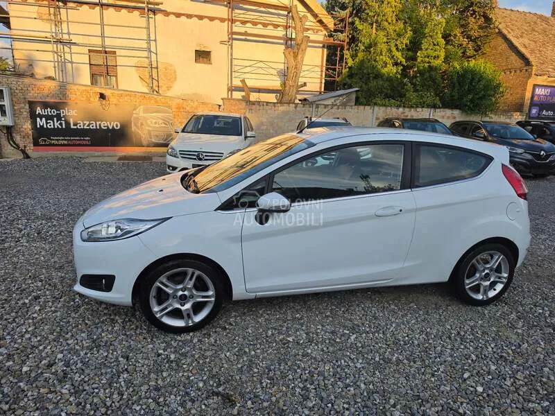 Ford Fiesta 2015 photo 2