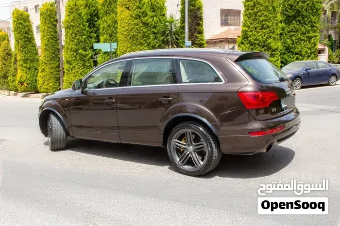 Audi Q7 2012 photo 2