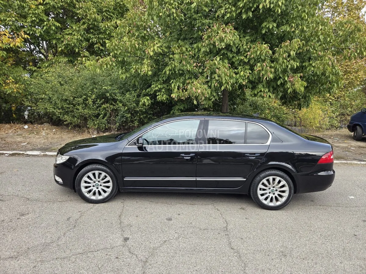 Skoda Superb 2013 photo 3