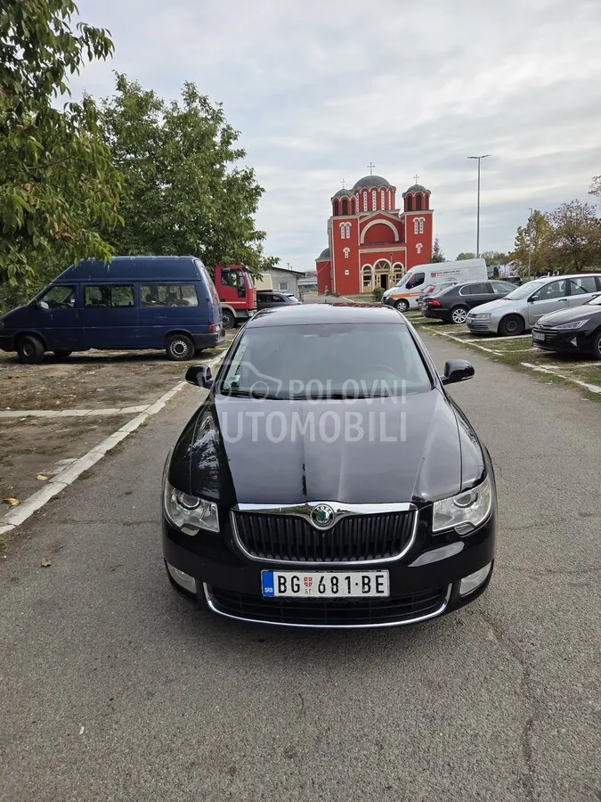 Skoda Superb 2013 photo 2