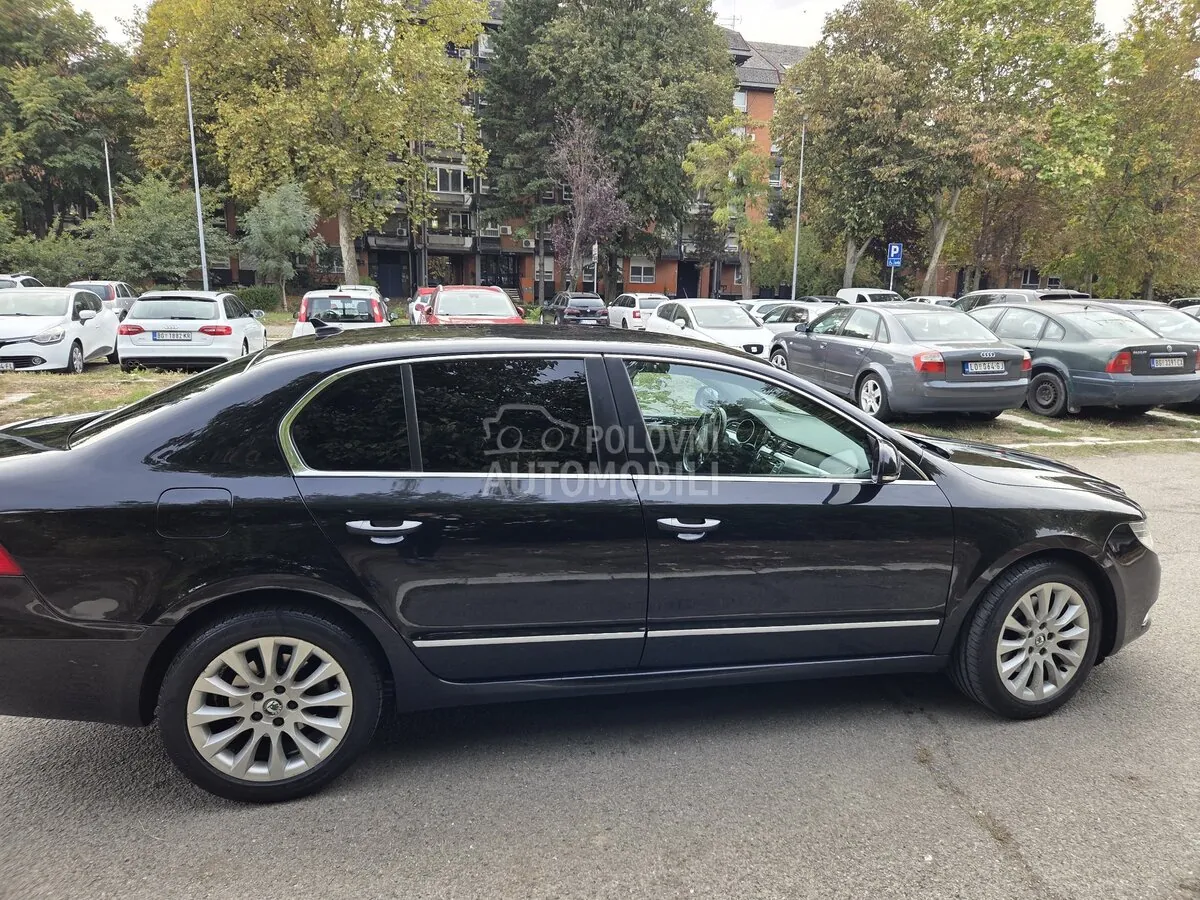 Skoda Superb 2013 photo 5