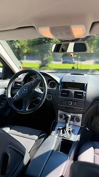 Mercedes-Benz 220 2011 photo 4