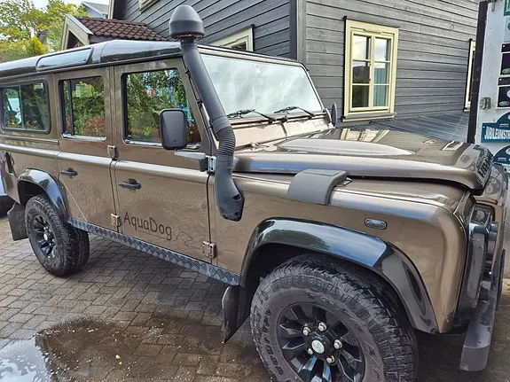Land Rover Defender 110 2011 photo 2
