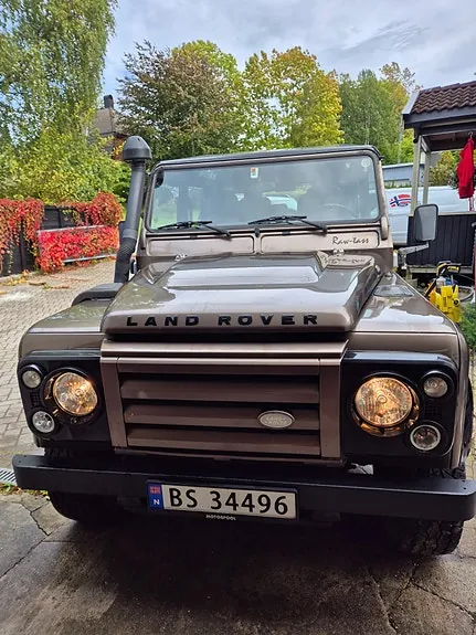 Land Rover Defender 110