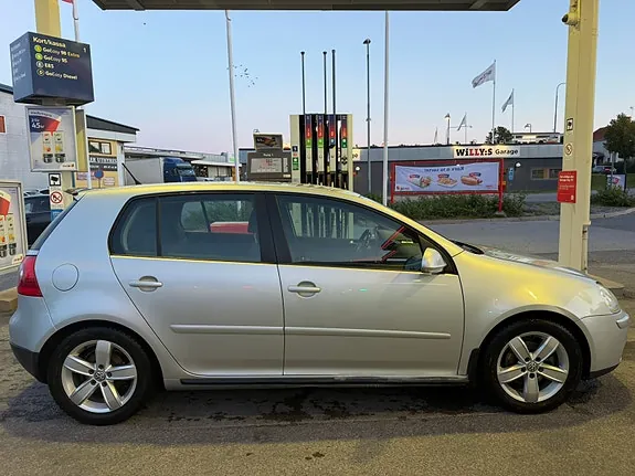Volkswagen Golf V 2008 photo 2