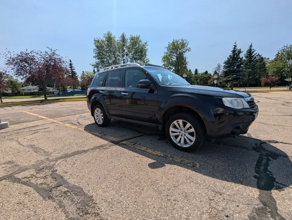 Subaru Forester 2012 photo 2