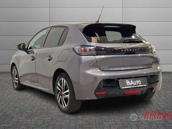 Peugeot 208 2022 photo 4