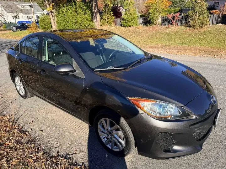Mazda 3 2013 photo 3