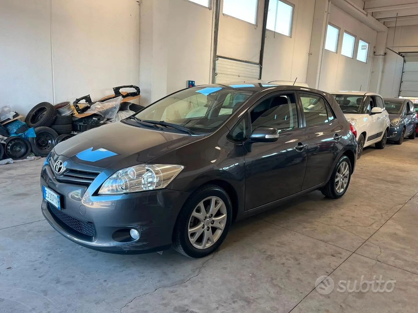 Toyota Auris 2011 photo 2
