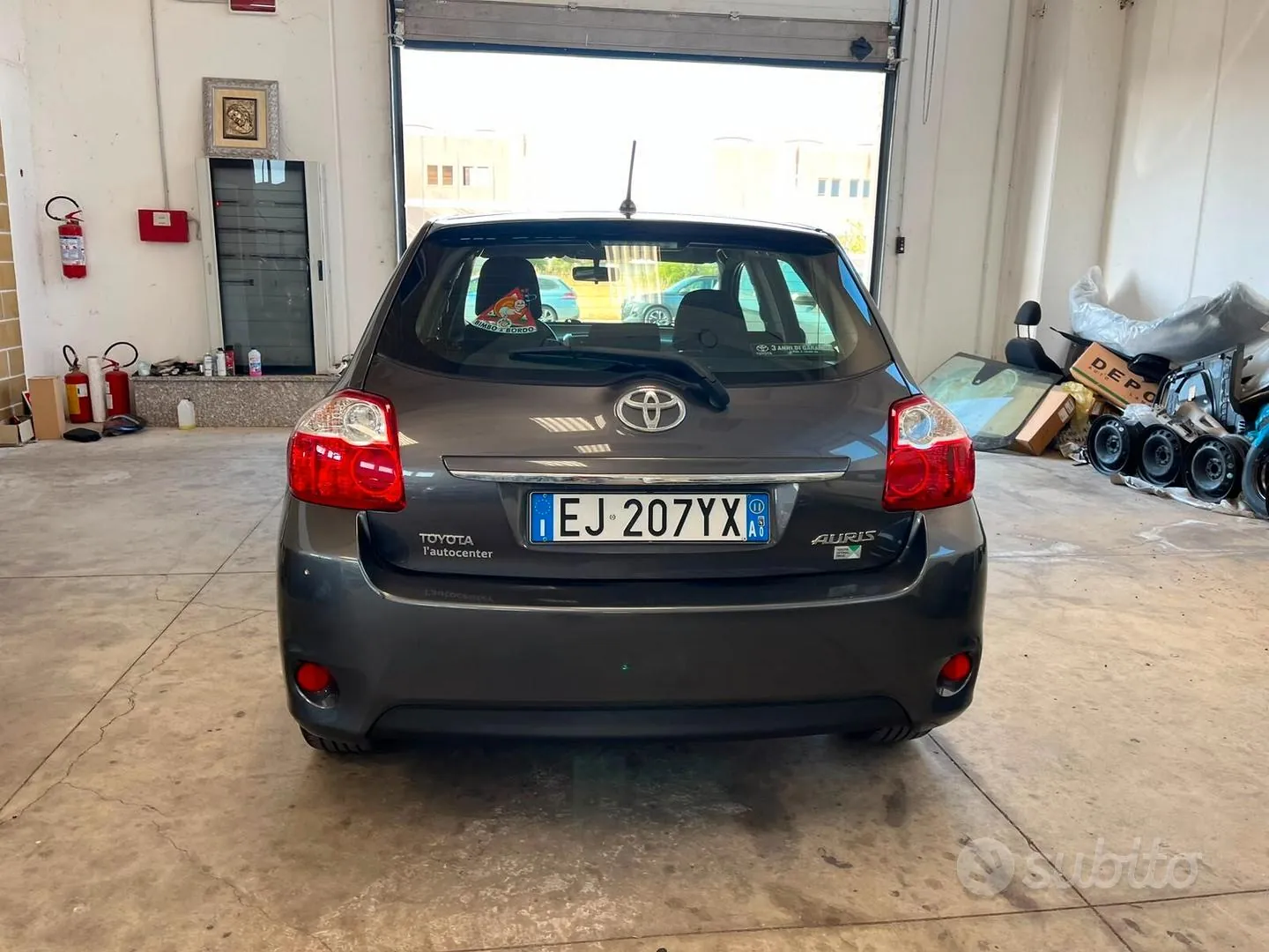 Toyota Auris 2011 photo 3