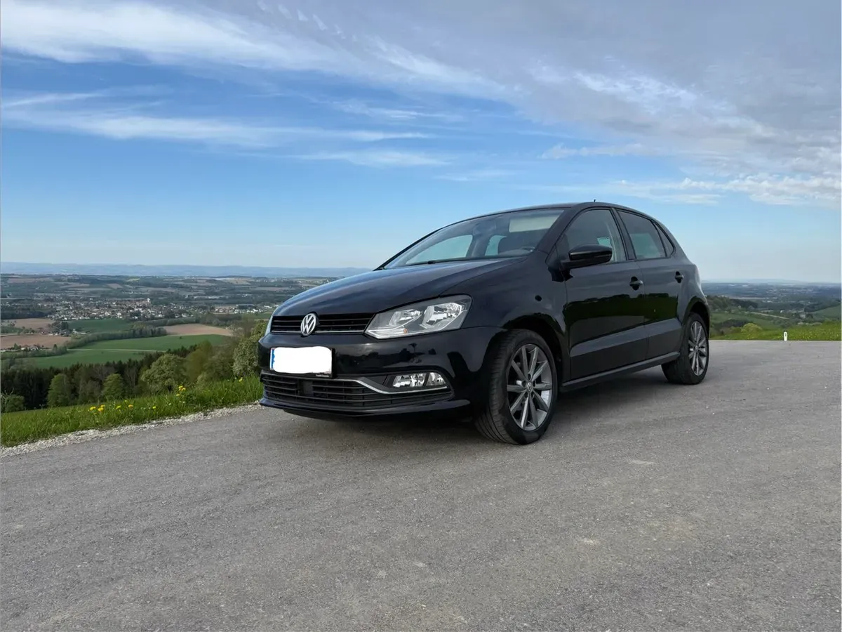 Volkswagen Polo 2015 photo 2