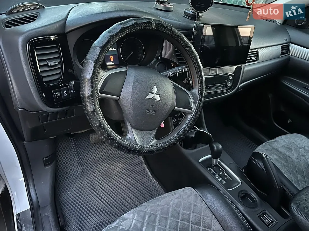 Mitsubishi Outlander 2013 photo 4