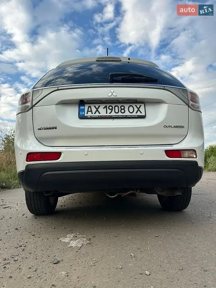 Mitsubishi Outlander 2013 photo 5