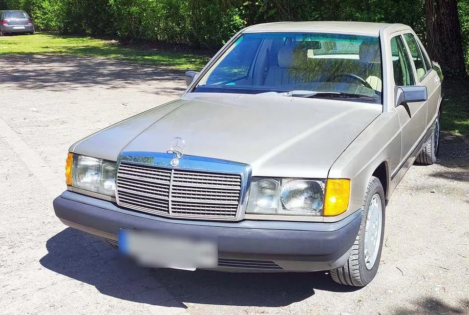 Mercedes-Benz 190D