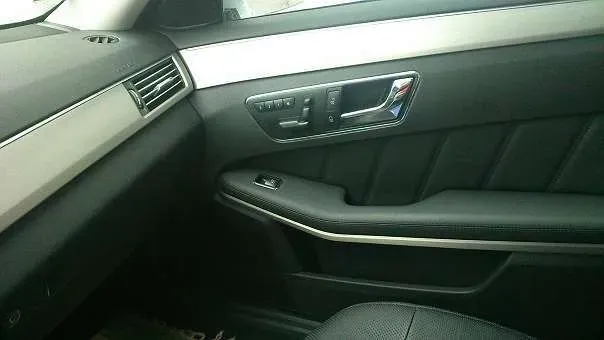 Mercedes-Benz E-Class 2011 photo 3