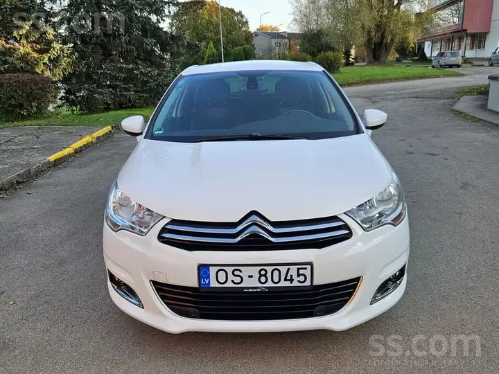 Citroen C4 2012 photo 3