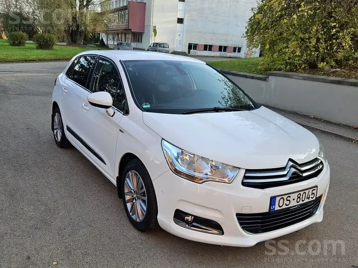 Citroen C4 2012 photo 4