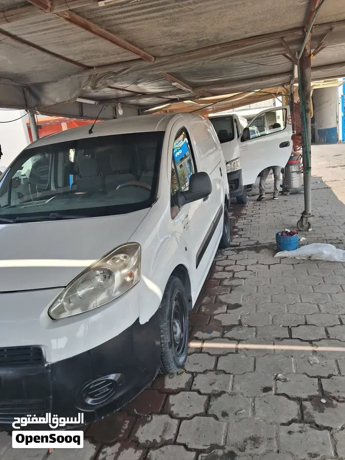 Peugeot Partner B9 2011 photo 5