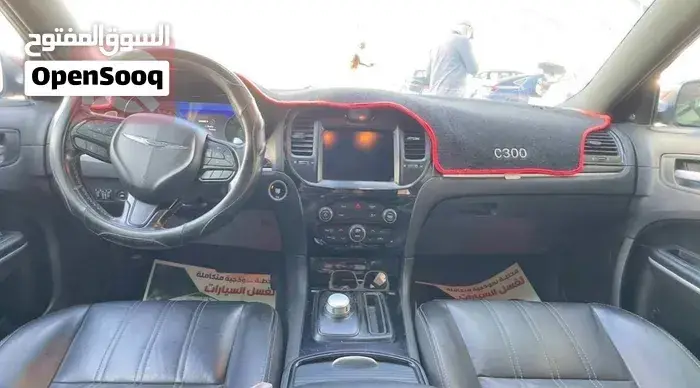 Chrysler 300 2019 photo 2