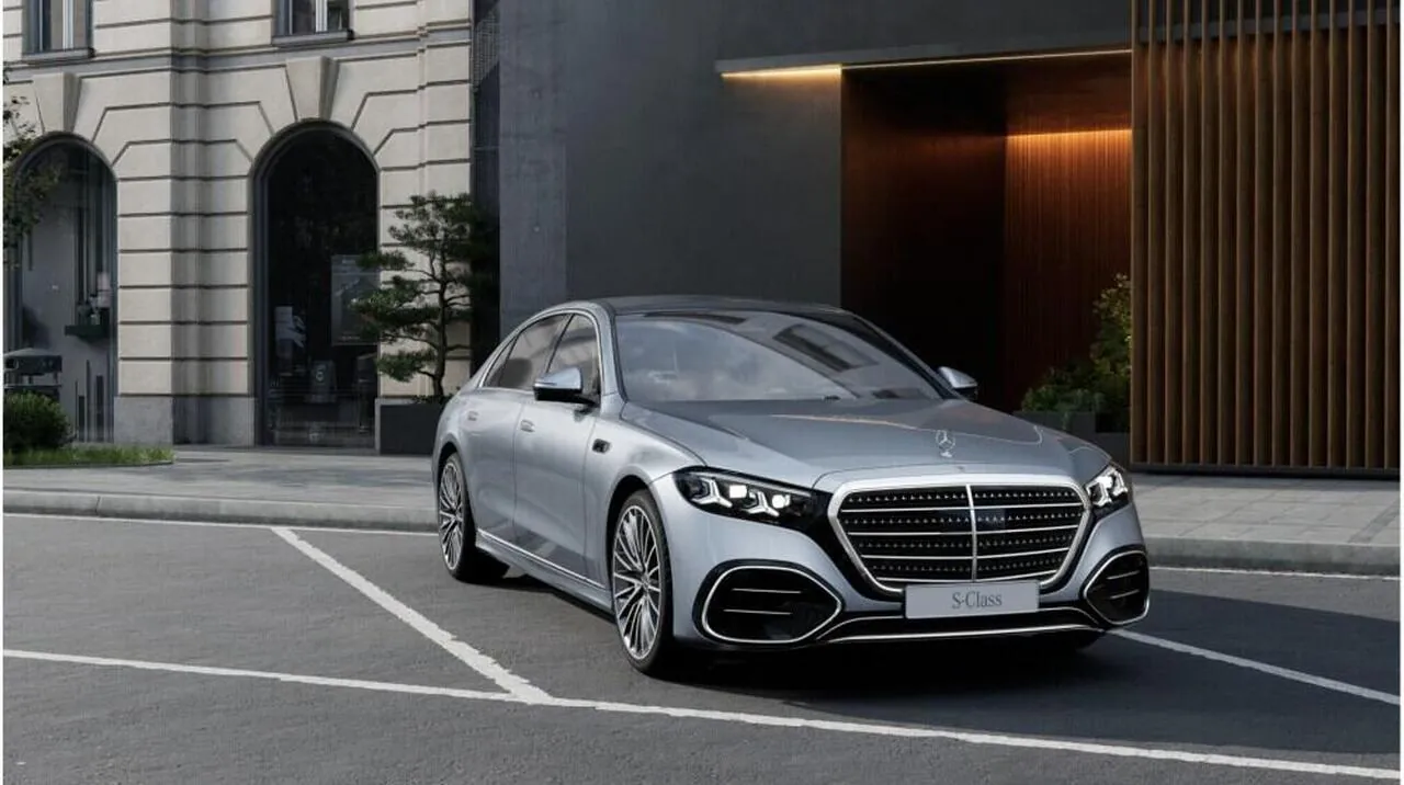 Mercedes-Benz S-Class photo 2