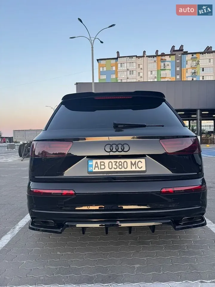 Audi Q7 2015 photo 2