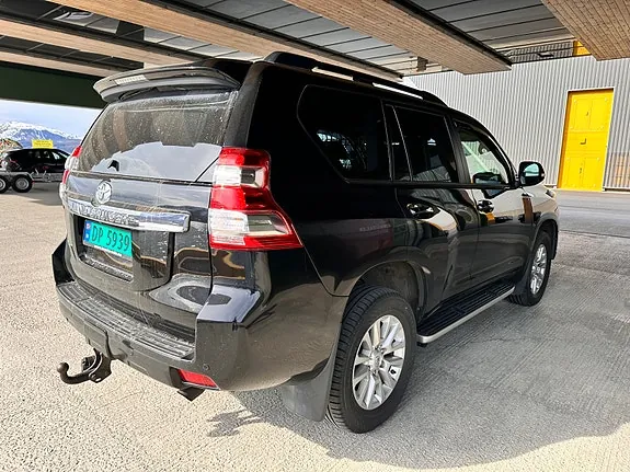 Toyota Land Cruiser 2015 photo 3
