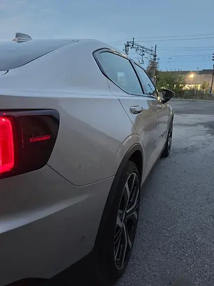 Polestar 2 2023 photo 3