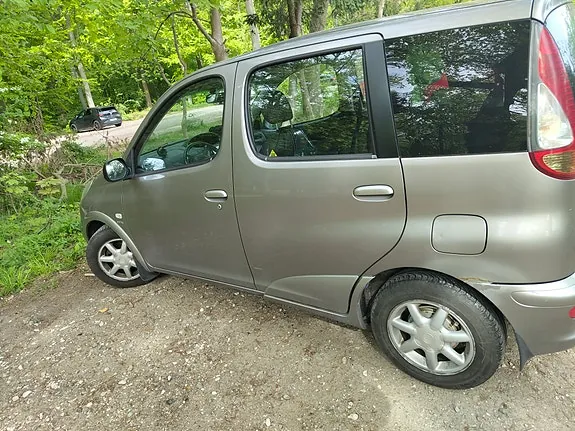 Toyota Yaris Verso 2003 photo 5