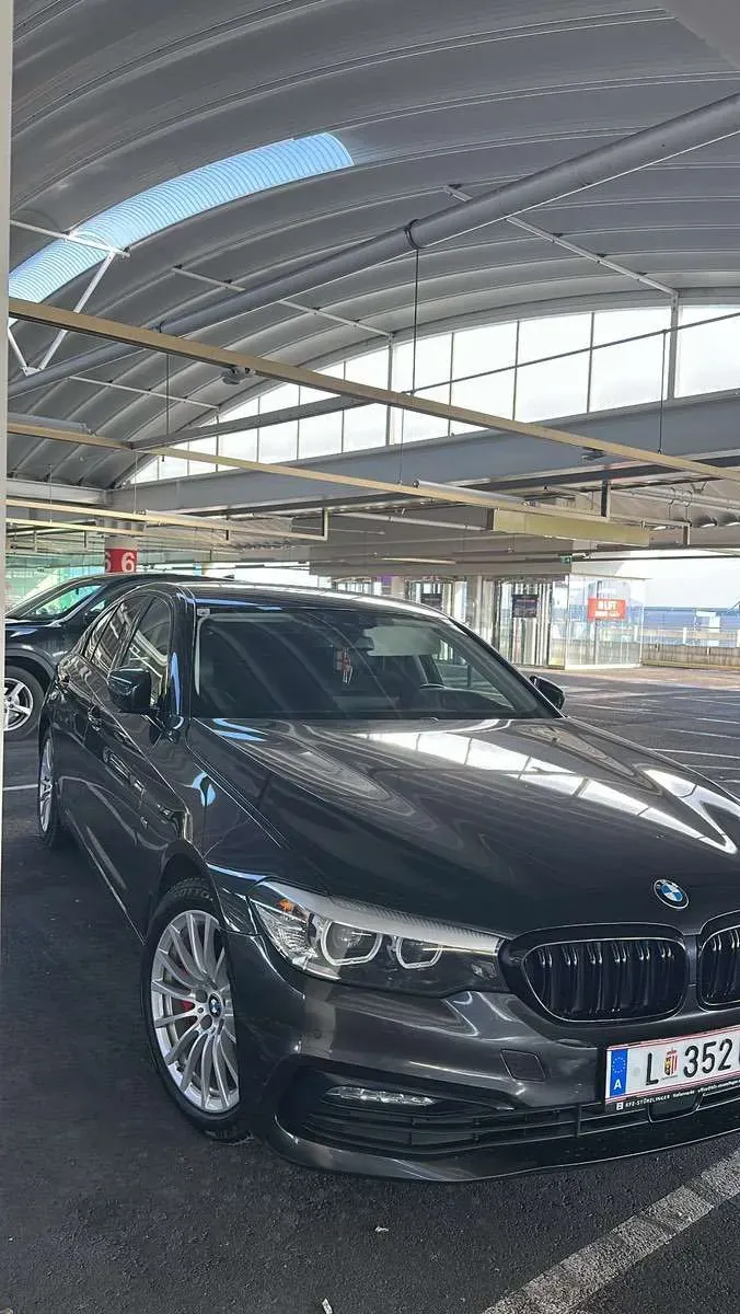 BMW 5 Series 2017 photo 2