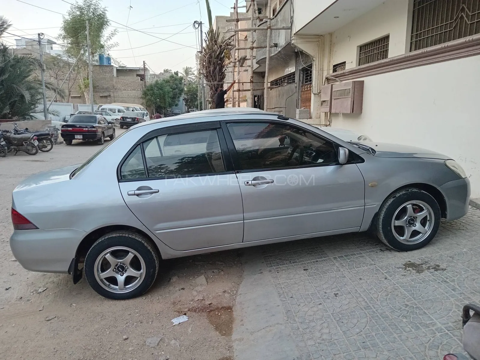 Mitsubishi Lancer