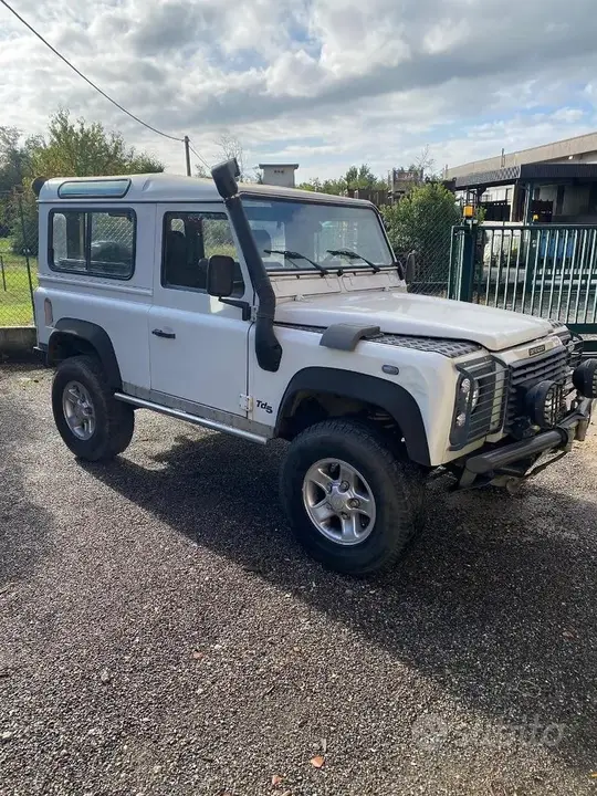Land Rover Defender 2002 photo 3