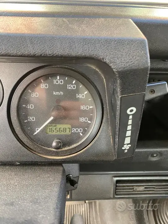Land Rover Defender 2002 photo 5